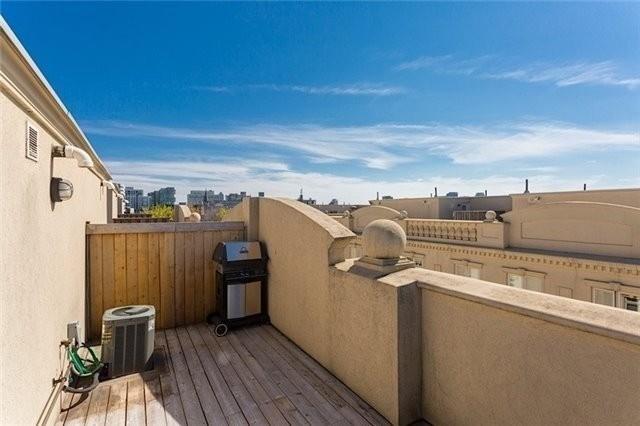 th28 - 78 Carr St, Townhouse with 2 bedrooms, 2 bathrooms and 1 parking in Toronto ON | Image 11
