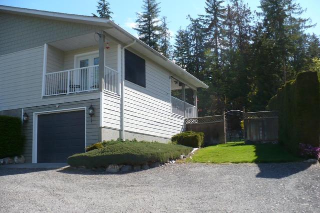 307 Nelson Avenue, House detached with 4 bedrooms, 3 bathrooms and null parking in Nakusp BC | Image 55