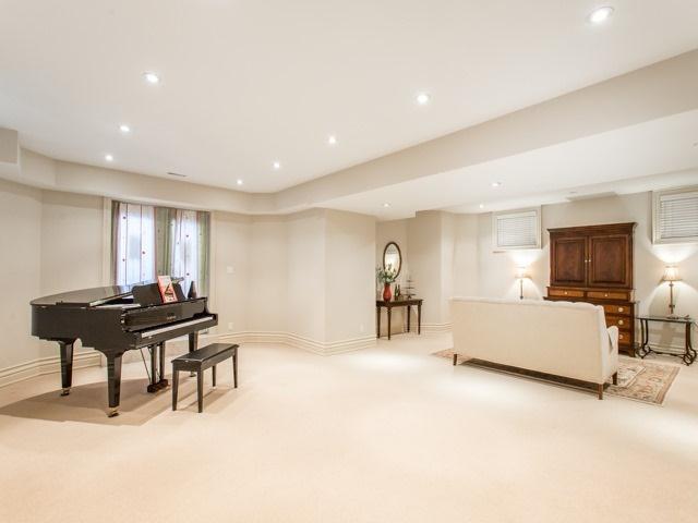 120 Parkview Ave, House detached with 4 bedrooms, 5 bathrooms and 4 parking in Toronto ON | Image 18