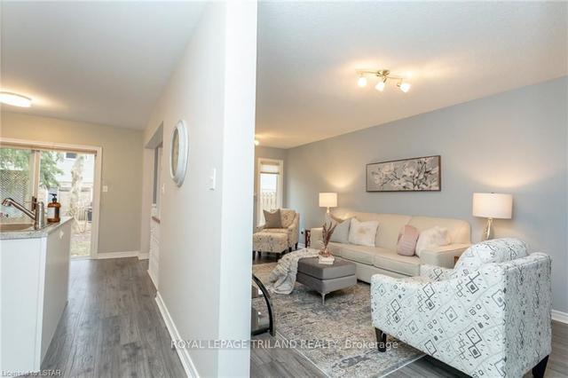 10 - 10 Rossmore Crt, Townhouse with 2 bedrooms, 4 bathrooms and 2 parking in London ON | Image 6
