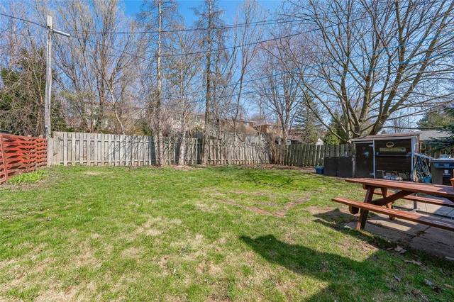 33 Kenwood Cres, House detached with 3 bedrooms, 2 bathrooms and 4 parking in Guelph ON | Image 22