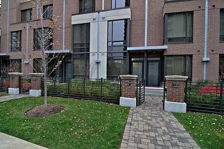 th 11 - 23 Sheppard Ave E, Townhouse with 3 bedrooms, 2 bathrooms and 1 parking in Toronto ON | Image 1