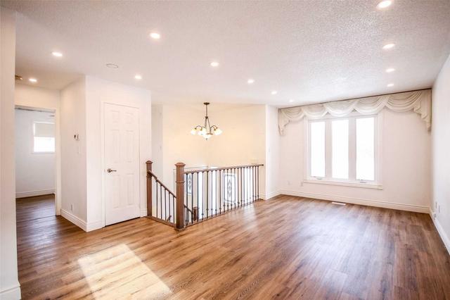 1886 Edenwood Dr, House detached with 3 bedrooms, 1 bathrooms and 2 parking in Oshawa ON | Image 9