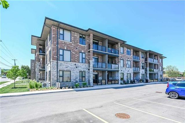 206 - 257 Millen Rd, Condo with 2 bedrooms, 1 bathrooms and 1 parking in Hamilton ON | Image 1