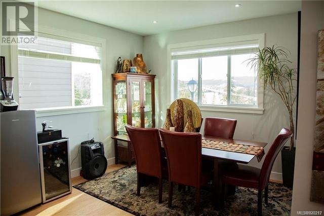 937 Peace Keeping Cres, House detached with 3 bedrooms, 3 bathrooms and 1 parking in Langford BC | Image 3