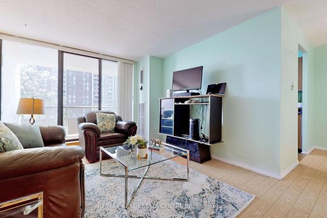 404 - 4 Kings Cross Rd, Condo with 2 bedrooms, 1 bathrooms and 1 parking in Brampton ON | Image 7