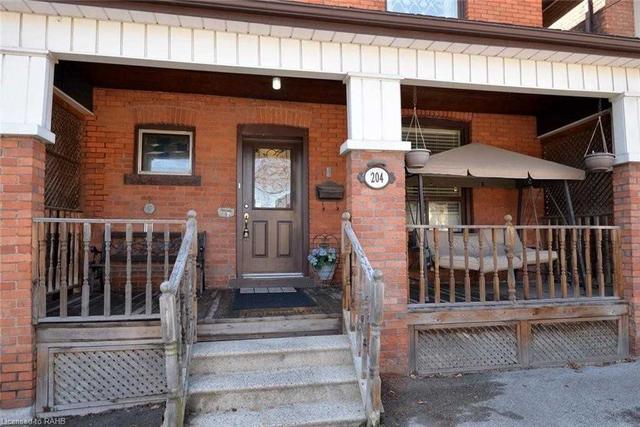 upper - 204 Sanford Ave S, House detached with 2 bedrooms, 1 bathrooms and 1 parking in Hamilton ON | Image 6