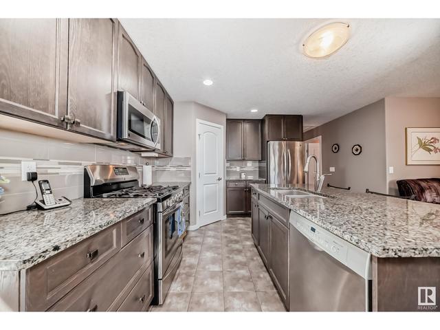 16735 60 St Nw, House semidetached with 4 bedrooms, 3 bathrooms and null parking in Edmonton AB | Image 7