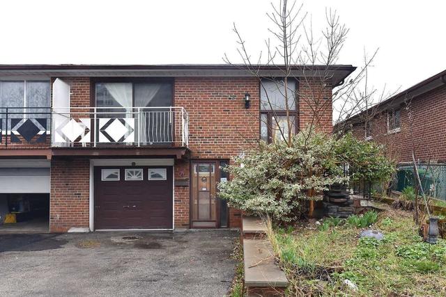 94 Futura Dr, House semidetached with 3 bedrooms, 2 bathrooms and 3 parking in Toronto ON | Card Image