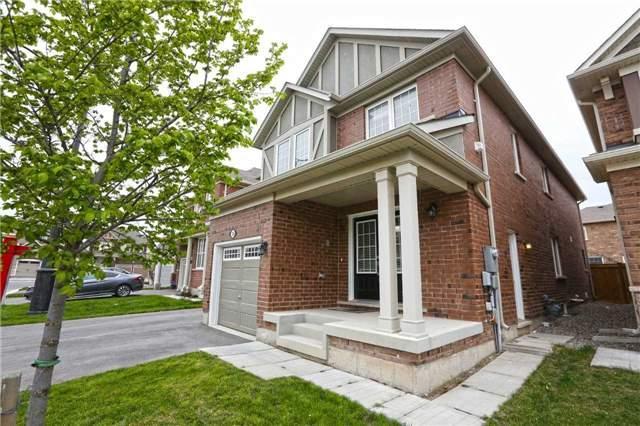 35 Miracle Tr, House detached with 4 bedrooms, 3 bathrooms and 2 parking in Brampton ON | Image 2