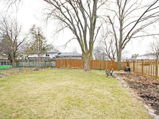 4 Gulliver Cres, House semidetached with 3 bedrooms, 2 bathrooms and 4 parking in Brampton ON | Image 33