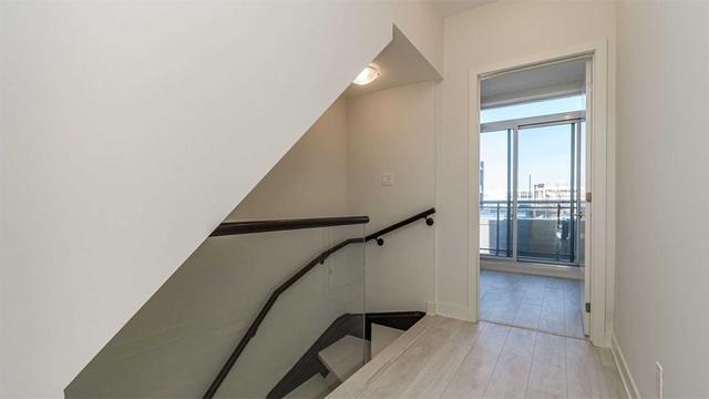 20 Sonic Way, Townhouse with 3 bedrooms, 3 bathrooms and 1 parking in Toronto ON | Image 4