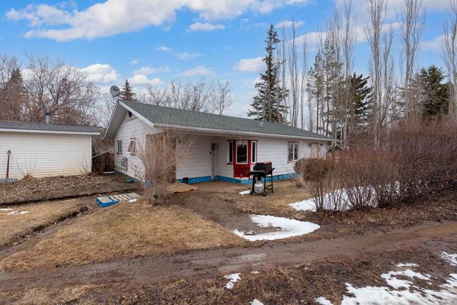 108 2 Street W, House detached with 2 bedrooms, 1 bathrooms and 5 parking in Lashburn SK | Image 1