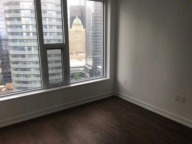 2402 - 10 York St, Condo with 1 bedrooms, 1 bathrooms and 0 parking in Toronto ON | Image 14