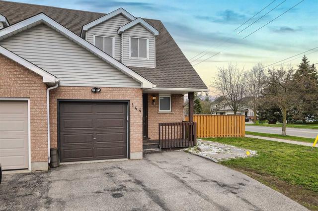 144 Auburn Dr, House attached with 3 bedrooms, 3 bathrooms and 3 parking in Waterloo ON | Image 33