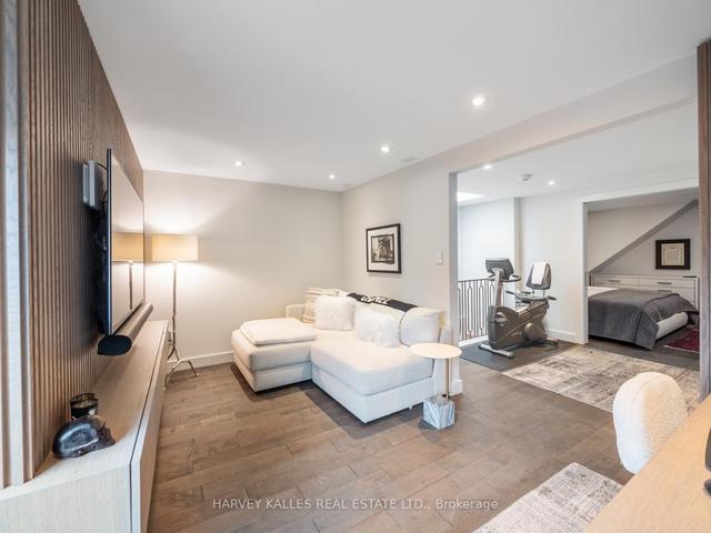 3 Hillsboro Ave, House detached with 3 bedrooms, 4 bathrooms and 1 parking in Toronto ON | Image 24