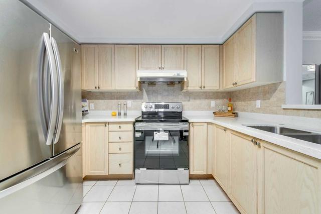 1219 - 28 Sommerset Way, Townhouse with 3 bedrooms, 3 bathrooms and 2 parking in Toronto ON | Image 13