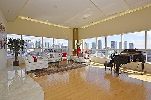 uph11 - 700 King St W, Condo with 3 bedrooms, 4 bathrooms and 1 parking in Toronto ON | Image 1