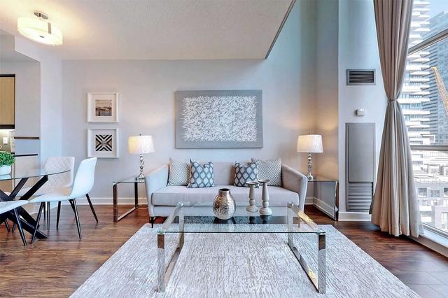 lph08 - 36 Blue Jays Way, Condo with 2 bedrooms, 2 bathrooms and 0 parking in Toronto ON | Image 2