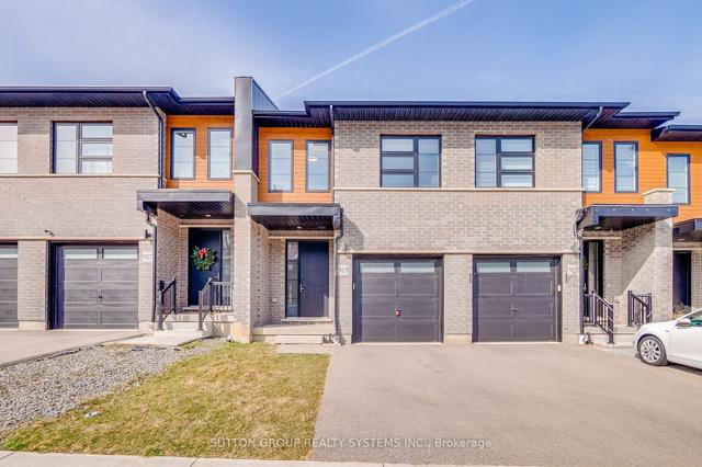 925 Robert Ferrie Dr, House attached with 3 bedrooms, 3 bathrooms and 3 parking in Kitchener ON | Image 1