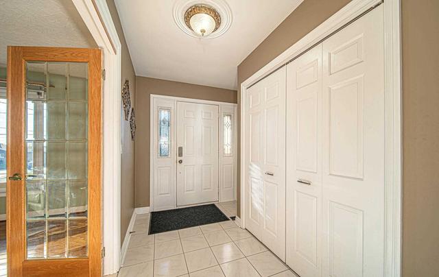 105 Applewood Cres, House detached with 4 bedrooms, 4 bathrooms and 8 parking in Whitby ON | Image 32