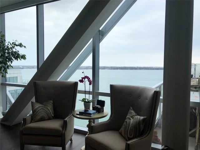 ph1203 - 29 Queens Quay E, Condo with 3 bedrooms, 4 bathrooms and 2 parking in Toronto ON | Image 34