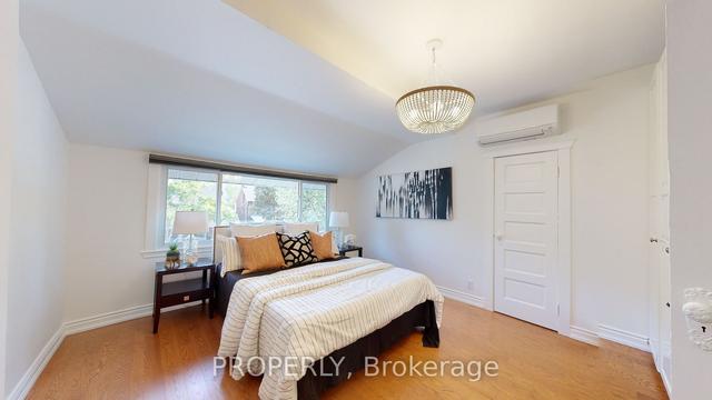10 Barrie Ave, House semidetached with 4 bedrooms, 2 bathrooms and 0 parking in Toronto ON | Image 3