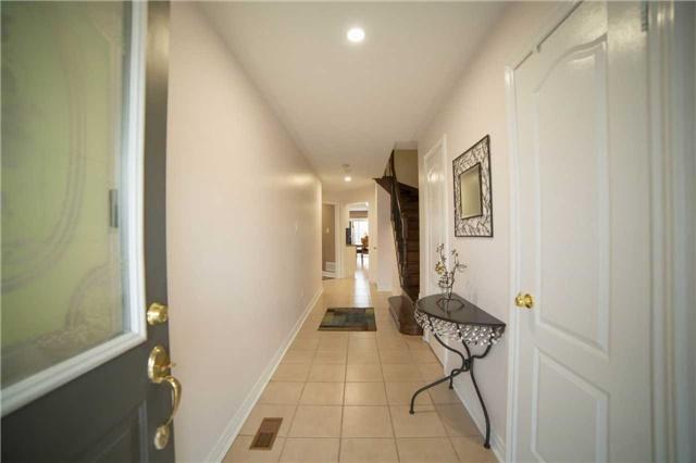 3893 Manatee Way, House semidetached with 3 bedrooms, 4 bathrooms and 1 parking in Mississauga ON | Image 4
