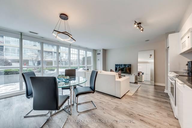 232 - 15 Iceboat Terr, Condo with 2 bedrooms, 2 bathrooms and 0 parking in Toronto ON | Image 6