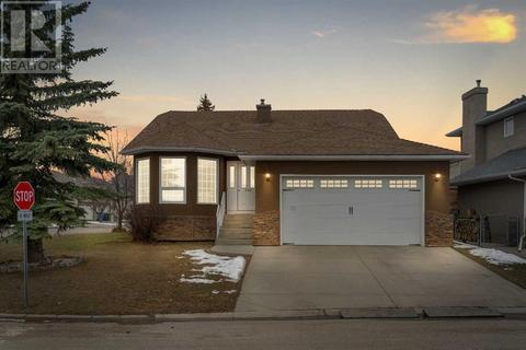 300 Lakeside Greens Crescent, House detached with 4 bedrooms, 3 bathrooms and 4 parking in Chestermere AB | Card Image