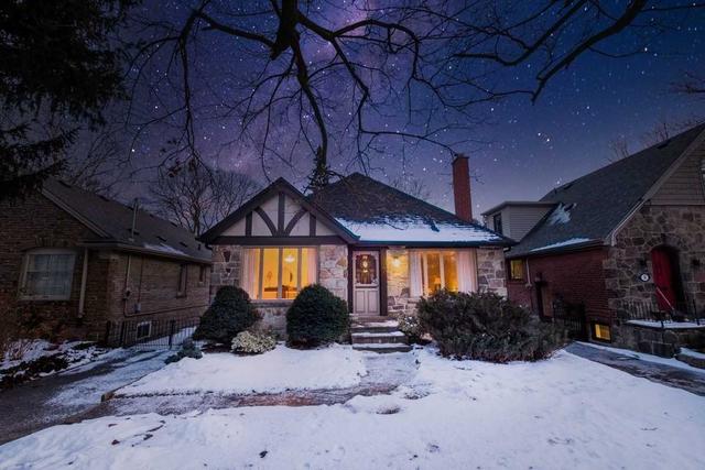 7 Edgemore Dr, House detached with 3 bedrooms, 2 bathrooms and 5 parking in Toronto ON | Image 1