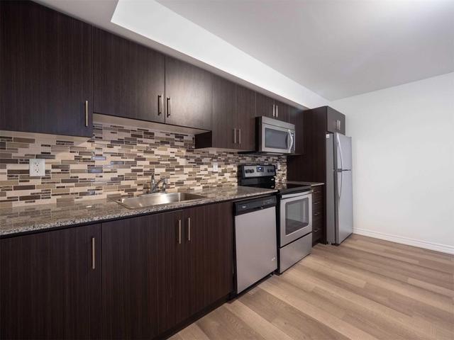 60 - 130 Twenty Fourth St, Townhouse with 2 bedrooms, 2 bathrooms and 1 parking in Toronto ON | Image 5