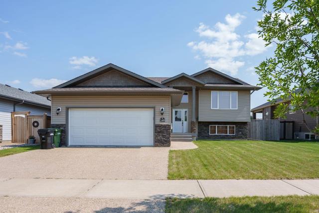 2409 57 Street, House detached with 5 bedrooms, 3 bathrooms and 2 parking in Camrose AB | Image 1