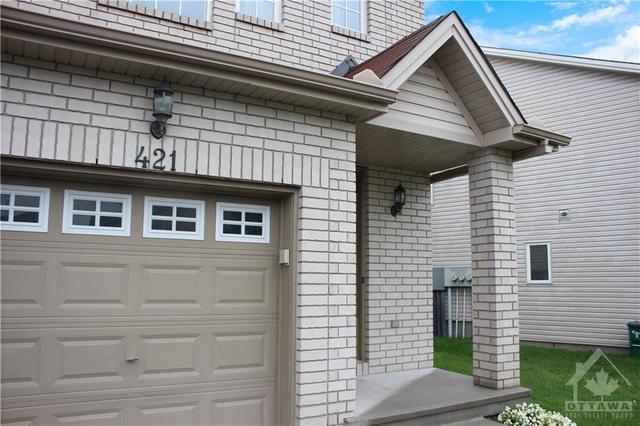 421 Dusk Private, Townhouse with 3 bedrooms, 3 bathrooms and 2 parking in Ottawa ON | Image 3