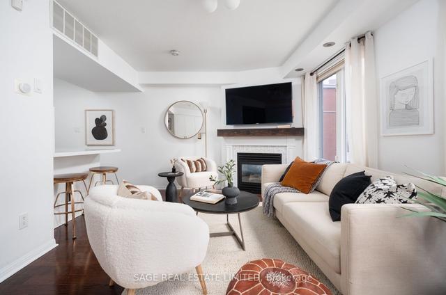 1514 - 26 Laidlaw St, Townhouse with 2 bedrooms, 2 bathrooms and 1 parking in Toronto ON | Image 8