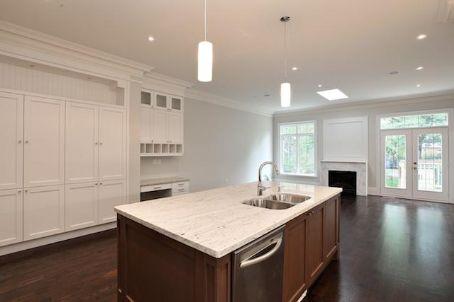 205 Roslin Ave, House detached with 4 bedrooms, 4 bathrooms and 1 parking in Toronto ON | Image 5