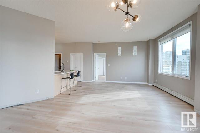 1202 - 10504 99 Av Nw, Condo with 2 bedrooms, 2 bathrooms and 2 parking in Edmonton AB | Image 12