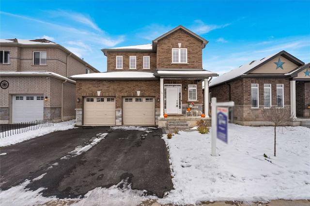 14 Lowry Crt, House detached with 3 bedrooms, 3 bathrooms and 4 parking in Barrie ON | Card Image