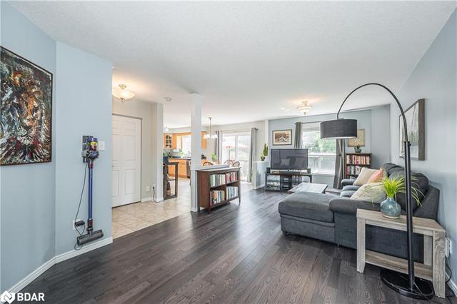 7 Bard Boulevard, House detached with 4 bedrooms, 2 bathrooms and 4 parking in Guelph ON | Image 2