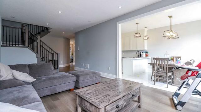71 Walker Blvd, House detached with 4 bedrooms, 4 bathrooms and 6 parking in New Tecumseth ON | Image 2