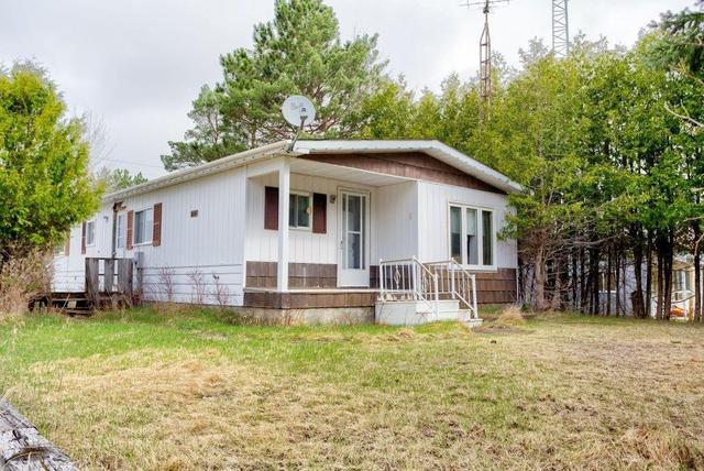 16382 Highway 60 Highway, House detached with 3 bedrooms, 1 bathrooms and 6 parking in Killaloe, Hagarty and Richards ON | Image 4