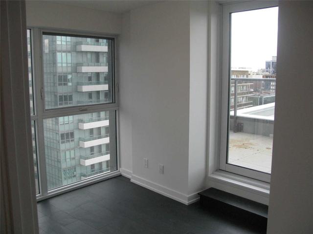 1001 - 125 Redpath Ave, Condo with 1 bedrooms, 2 bathrooms and 0 parking in Toronto ON | Image 2