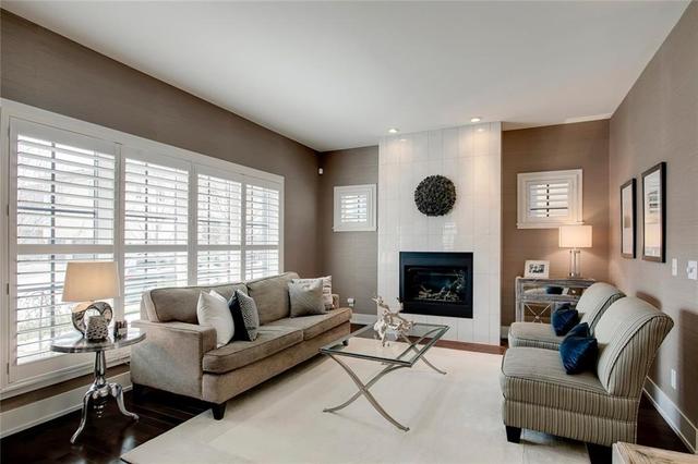 92 Beny Sur Mer Road Sw, House detached with 3 bedrooms, 3 bathrooms and 3 parking in Calgary AB | Image 4