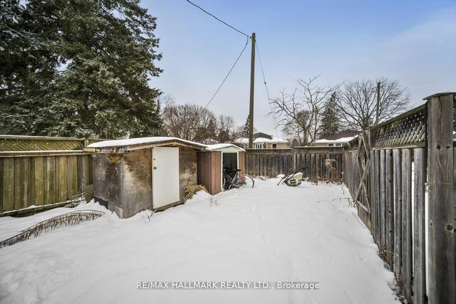 1 Huron Crt, House detached with 3 bedrooms, 2 bathrooms and 4 parking in Aurora ON | Image 1