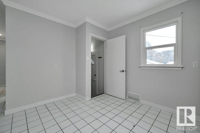 12427 96 St Nw, House detached with 3 bedrooms, 2 bathrooms and null parking in Edmonton AB | Image 12
