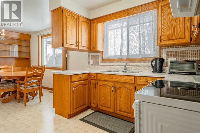 1069 Line 1 Rd, House detached with 3 bedrooms, 2 bathrooms and 5 parking in Niagara on the Lake ON | Image 24