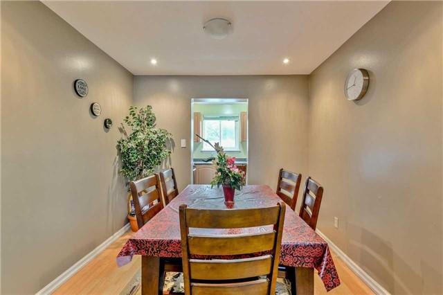 27 Mandarin Cres, House semidetached with 4 bedrooms, 3 bathrooms and 4 parking in Brampton ON | Image 5