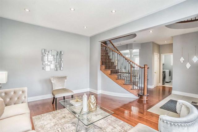 820 Stargazer Dr, House detached with 4 bedrooms, 4 bathrooms and 4 parking in Mississauga ON | Image 15