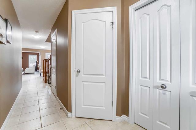 44 Acker St, House semidetached with 3 bedrooms, 2 bathrooms and 2 parking in Guelph ON | Image 2