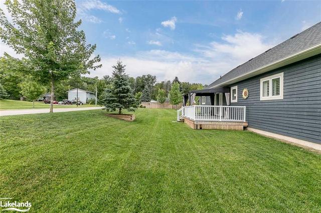 22 Grew Crescent, House detached with 2 bedrooms, 2 bathrooms and 3 parking in Penetanguishene ON | Image 35